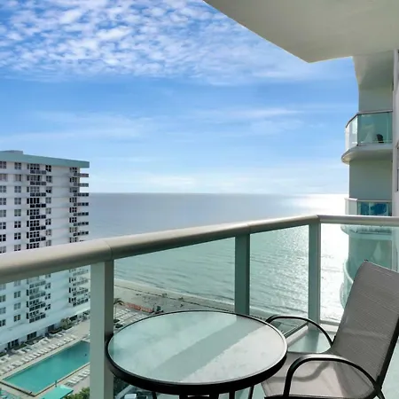 THE TIDES 1bedroom apt 15th floor WE ARE ON THE BEACH!
